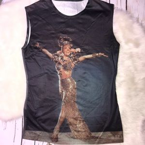 Woman’s size Sm Graphic tee